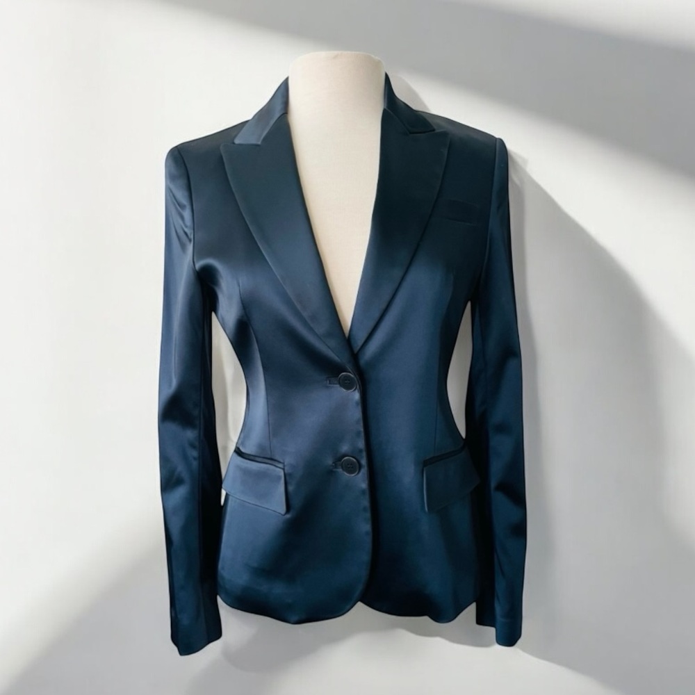 THEORY FITTED BLUE SATIN 2 BUTTON JACKET SIZE 6